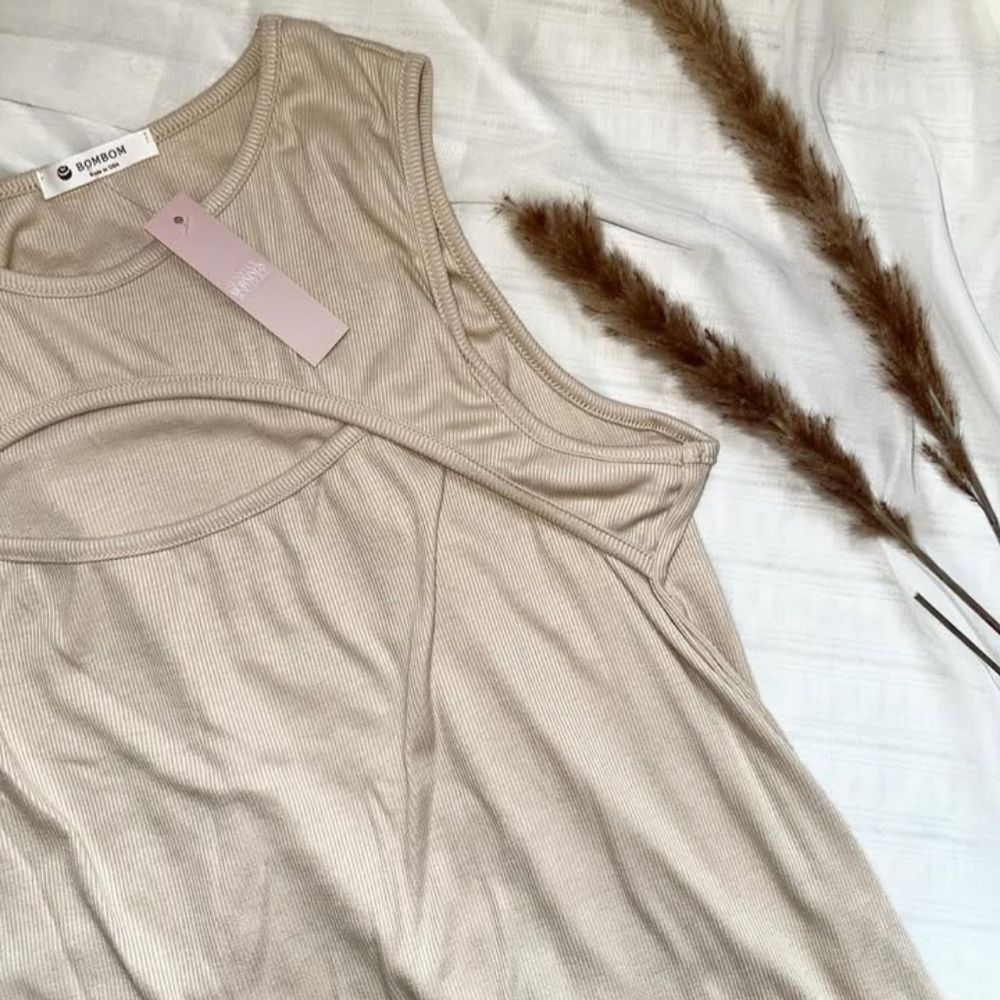Anna Sleeveless Cutout Blouse